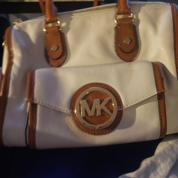 Michael Kors Handbag - Picture 4 of 5